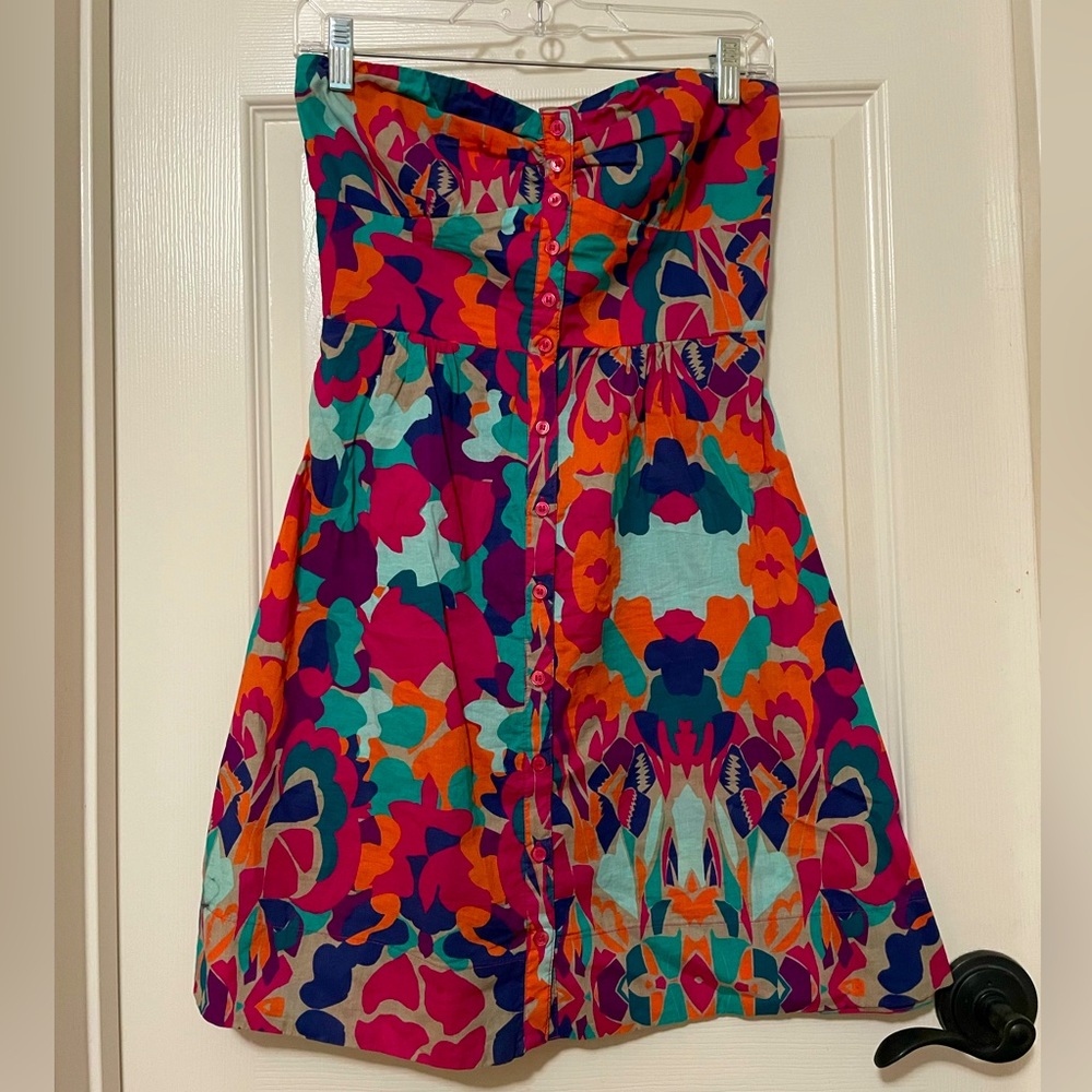 Strapless, colorful dress